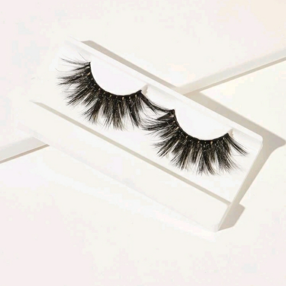 - 2 pairs cat eye full lush lashes w glue & brushes ready to wear brand ne…